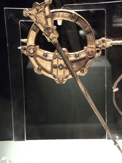 theladyintweed: The Tara Brooch, a piece of ancient Irish jewelry made around 700AD