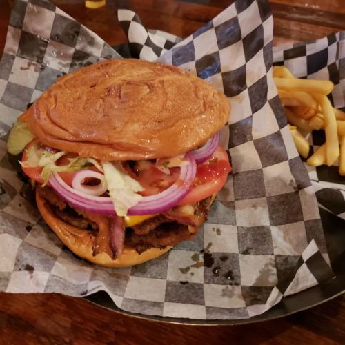 3 lb hamburger and a flight of margaritas. @nachosmexican.grill best place to eat in Rhinelander. #w