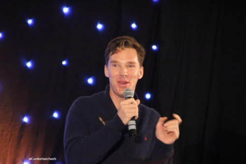 cumberbatchweb: Benedict Cumberbatch at the Starfury Elementary convention