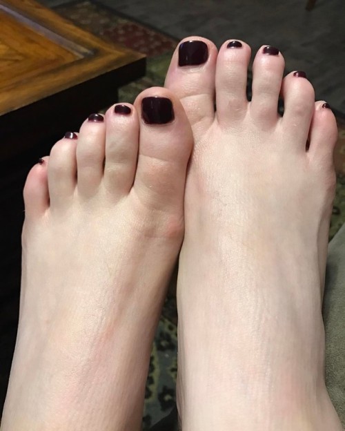 #cutefeet #cutetoes #footporn #footfetishnation #footfetishcommunity #footfetishgroup #suckabletoes 