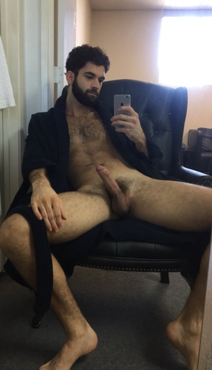 male-nudists: alanh-me: 24k+ follow all things gay, naturist and “eye catching” Main blo