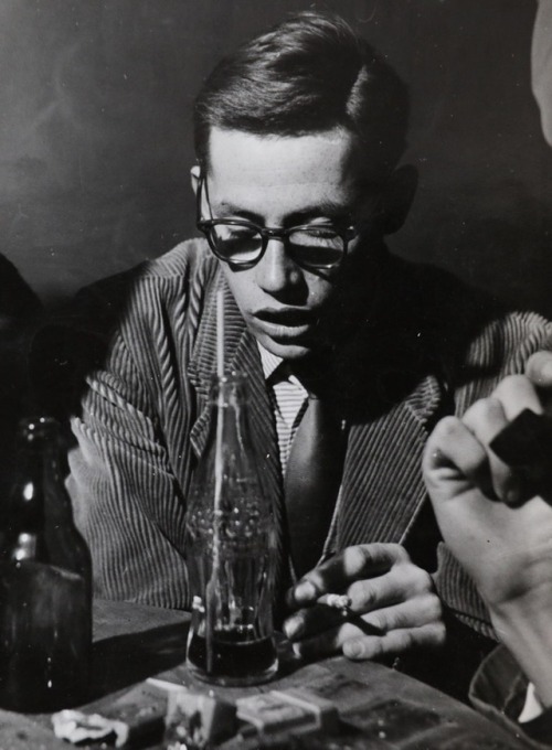  Dieter Rams at the Jazzkeller club in Frankfurt, circa 1955. 