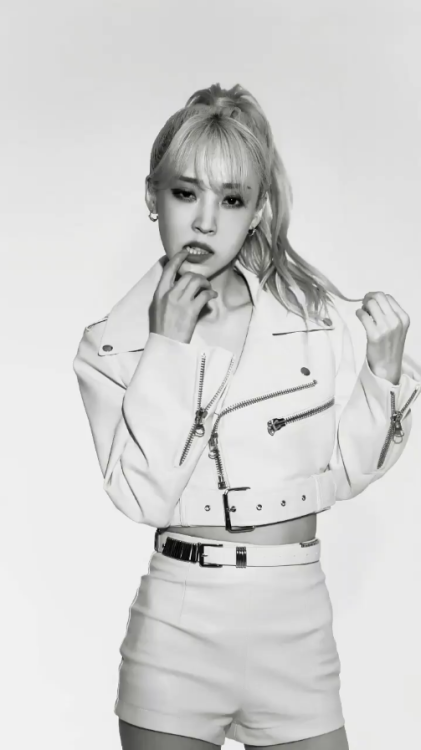 byulyi:moonbyul - white wind teaser image