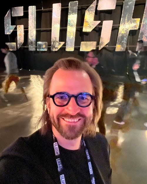 Slush, day one. So much insight and inspiration (and lasers).
💰Prime minister Sanna Marin, on why Finland invests 4% of GDP in R&D and innovation
🪚Niklas Zennström on why we need to close bad businesses to free up capital and talent
✏️Sophia Bendz on...