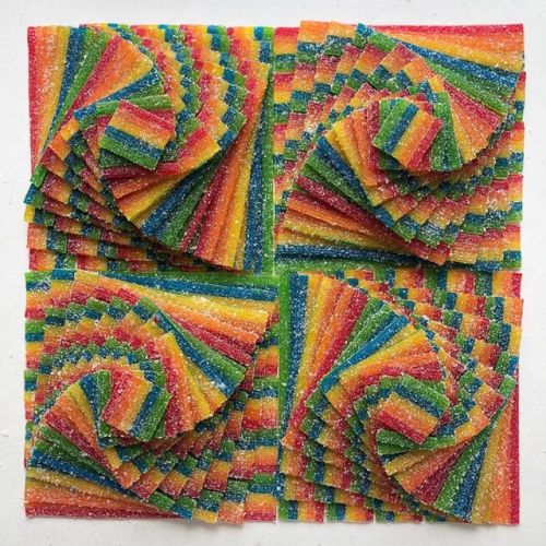 crossconnectmag:Tasty Patterns by Adam HillmannCalling himself an “object arranger,” Adam Hillman sees the beauty in things organized neatly. Through meticulous pattern arrangement, the artist creates visually soothing photos and sells prints of his