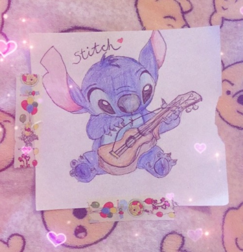 wittlelostpwincess:My drawing of stitch!^^ he’s one of my favourite characters!✨