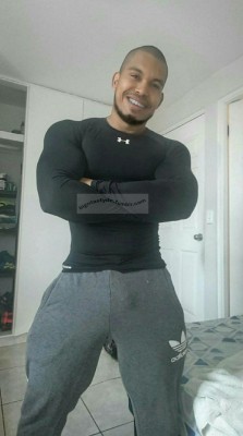 bigntastydc:  🍆alert