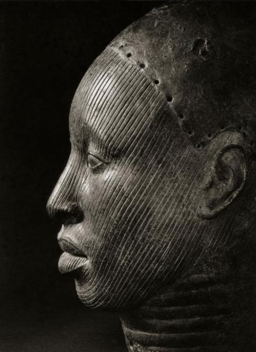 songnsilence:Nigerian SculptureBronze head , Ancient Iife.