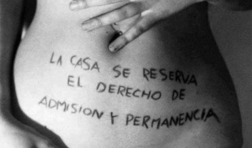 stt-stt:  Me encanta masturbar a una mujer.Ver como su cuerpo se estremece, sus ojos se pierden y su respiración se hace más forzosa. Me gusta jugar con el ritmo y la velocidad, que mis dedos dancen en su entre pierna, mientras mi boca explora su piel,