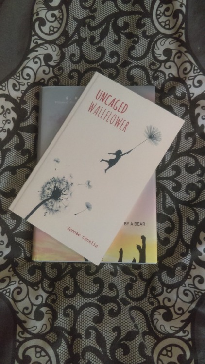 sophienizynskireads: Book mail is the best temporary relief from university related stress