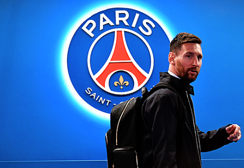 LIONEL MESSI↳ Arrives to the stadium for the Ligue 1 match between Paris Saint Germain and FC Lorien