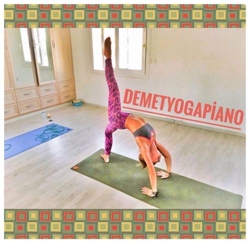 My one wheel leg pose by @demetyogapiano #yogaposeweeklywk223 #yogachallenge #om #backbend #yoga #yo