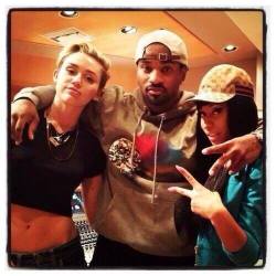 nickiminajsbarb:  Nicki &amp; Miley in the studio with Mike Will Made It 