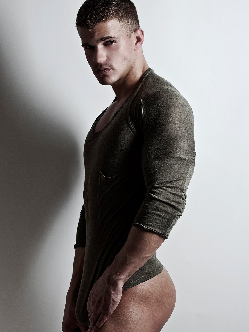 scruffyjizzmonkey:  (via TumbleOn)  Omg. Who is this Hottie ?