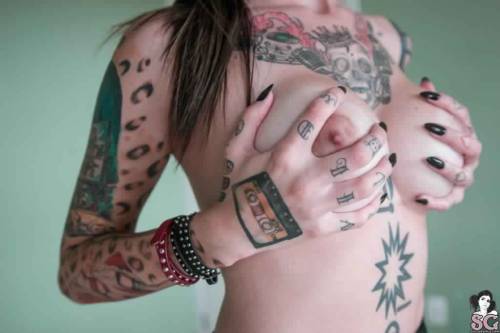 vampirox-23:  Jacqueline suicide all day