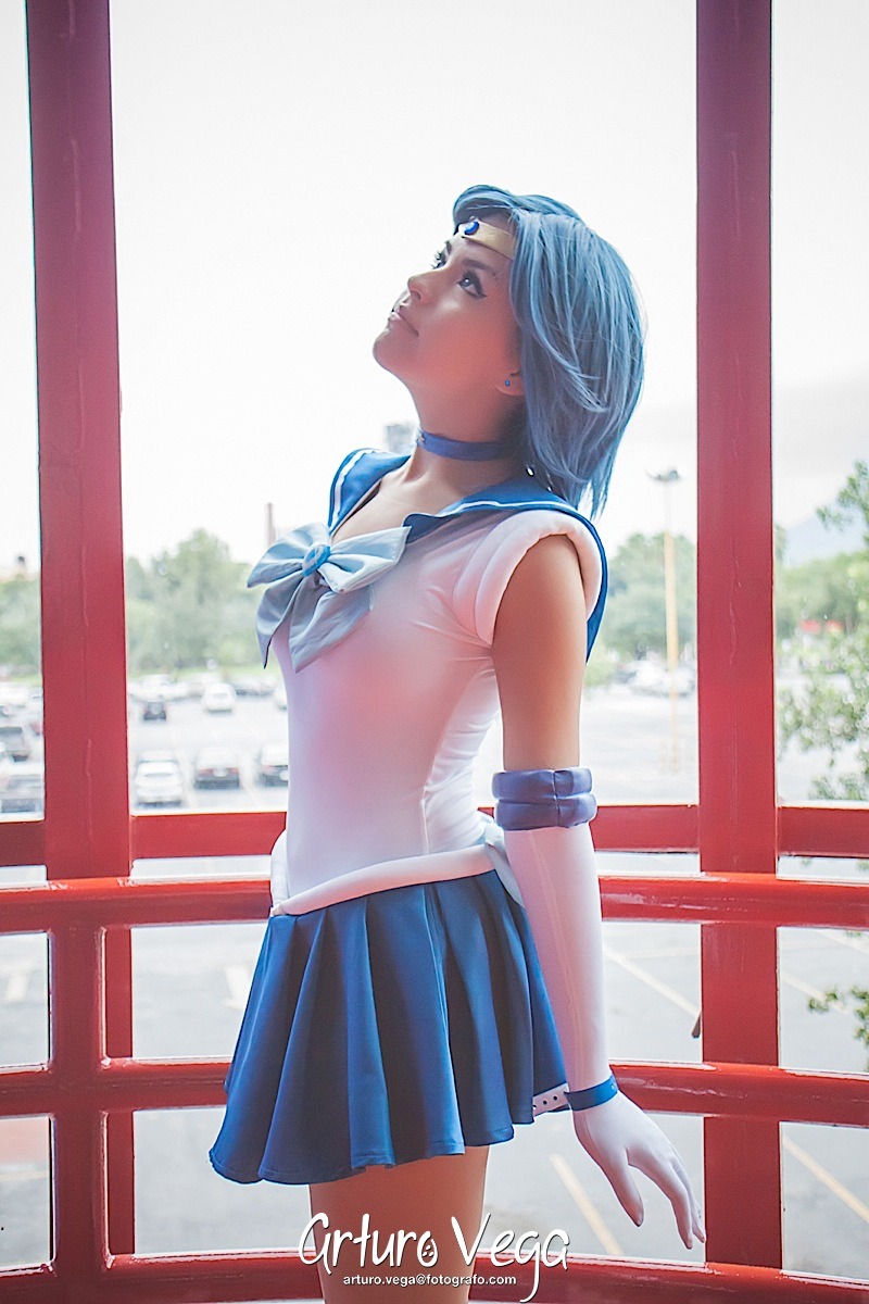 juban-district:  arturovega:  Sailor Mercury  cosplayer: Daniela 