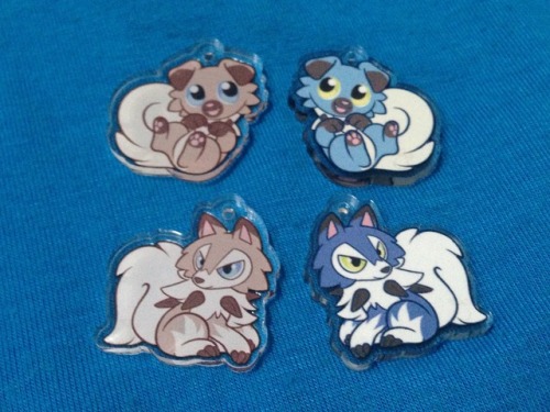 Double-Sided 1″ Acrylic Rockruff and Lycanroc Charms Available on Etsy!!These charms are drawn and d