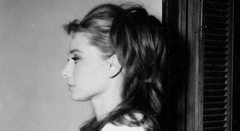 gatabella:Audrey Hepburn on the set of Breakfast At Tiffany’s, 1961