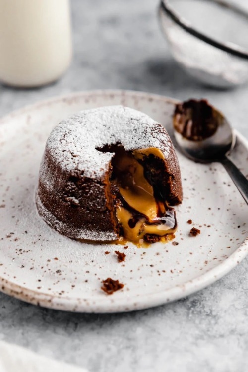 fullcravings:  Chocolate Peanut Butter Molten Cakes