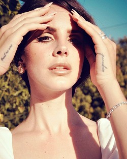 addicted-to-lana-del-rey:  Lana Del Rey blog