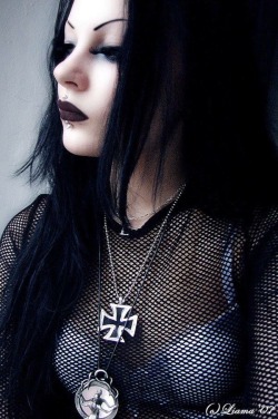 punkgoth666:  Liama Babalon