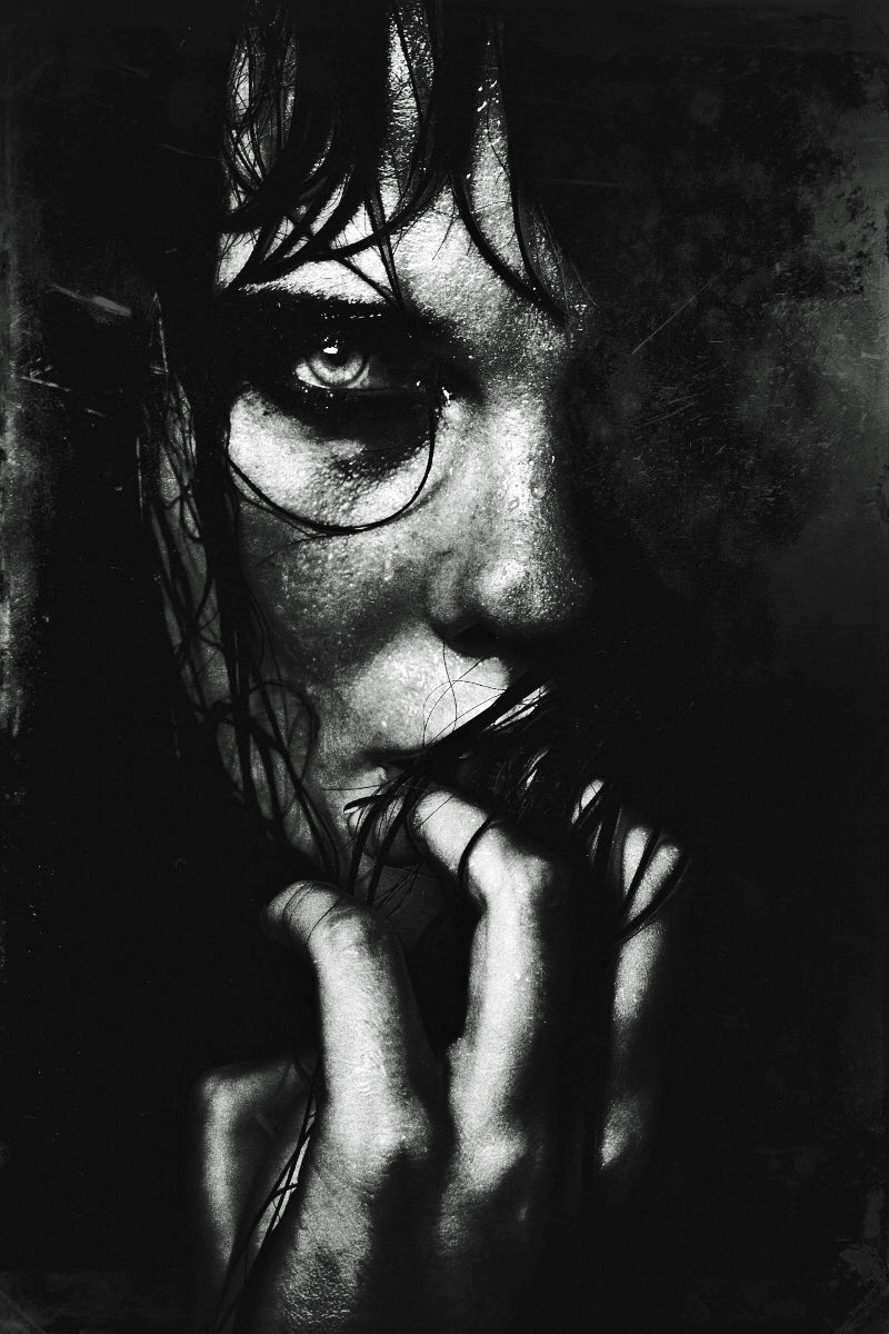 VKE Fine Art Photography - Lucy Diamond - Dark Beauty