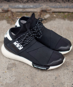 shoe-pornn:  Y-3 Qasa High-Black/White.