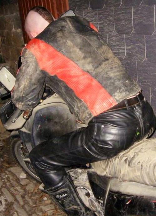 denimleather:Great leathers. Zipper at the back, easy access for a hot leatherfuck!