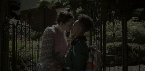 padmaddean: Ola &amp; Lily Sex Education s02e07&amp;08 
