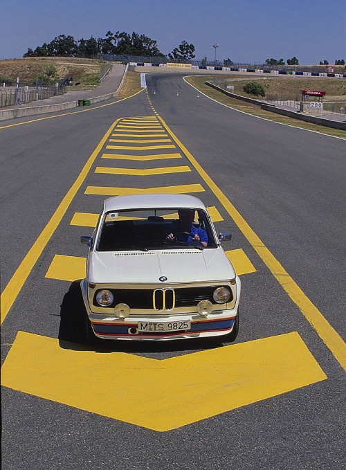 Sex automotivated:  Bmw 2002 Turbo (by Auto Clasico) pictures