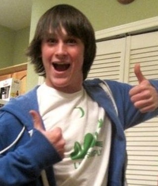 achievementt-teeth:  Young Achievement Hunter