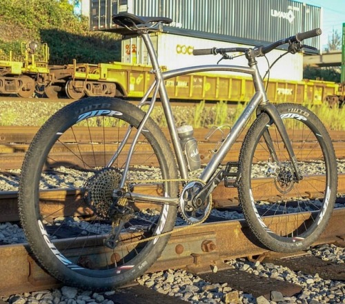 hizokucycles: #Repost from cyclist @souphorse - It’s a drop bar MTB, but with flat bars and some eag