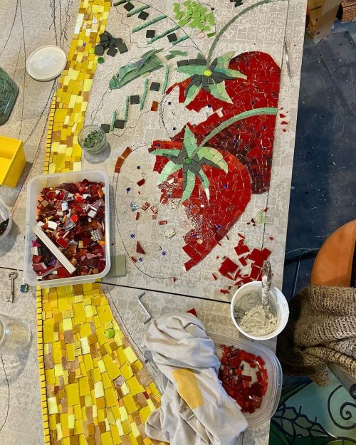 Loving the strawberries!🍓🍓 #mccauleyneighbourhood #studiotheo #mosaicartist #yegartist #yegart
https://www.instagram.com/p/Cr1YBgjP_MaBIbT7XCYxujnv5oPhY–FIXbfuo0/?igshid=NGJjMDIxMWI=