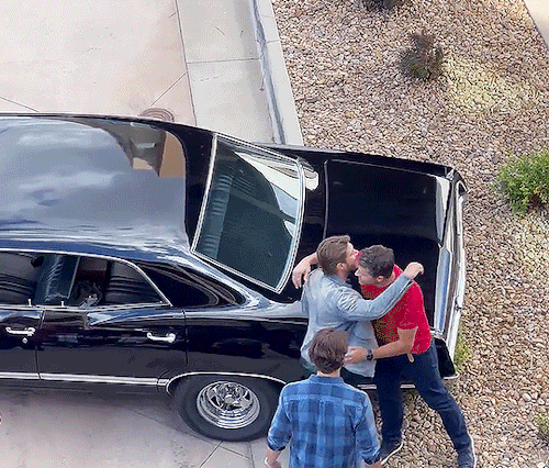 Jensen And Misha Hugging At Denver Con 2022. With Jared There I Guess