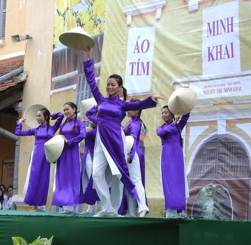 Vietnamese ao dai