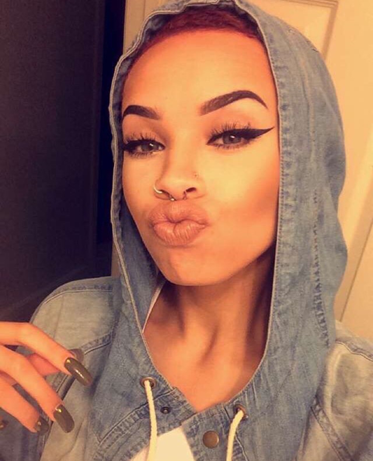 pumpkiindaviis:  aaashleylove:  😘   Fine like always (;
