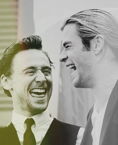 hiddlesworthing:  Favorite Hiddlesworth pictures ⇛  asked by Anonymous 