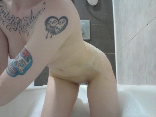 XXX catcadaver:  *~ Bath time ~*  photo