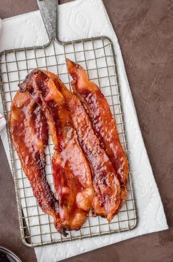 foodffs:  Oven Baked Candied Whiskey BaconReally nice recipes. Every hour.Show me what you cooked!