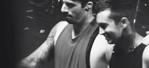 seadun:  we are twenty one pilots and so are you 