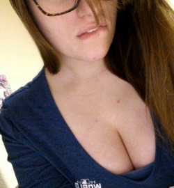 sexxysecret:  I was so very bored and feeling sexy the other night.  (. Y .)