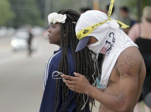 allakinwande:  All photos less than 24 hours ago. The fight in StLouis continues. 