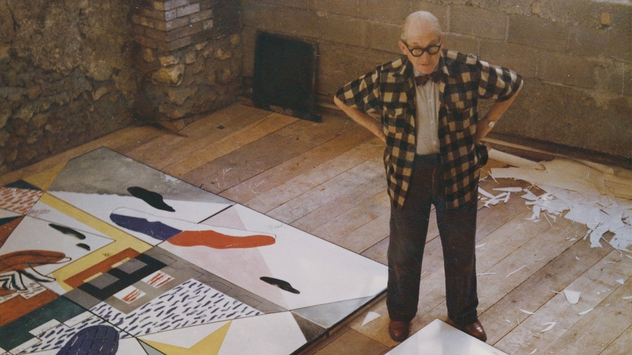 LE CORBUSIER | ART
Charles-Edouard Jeanneret-Gris, mais conhecido pelo pseudonimo de Le Corbusier (La Chaux-de-Fonds, 6 de...