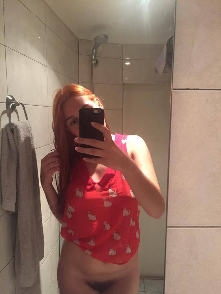 nakedpersephone:  The super lovely argyrials tagged me to post 6 selfies! So, ✨thank