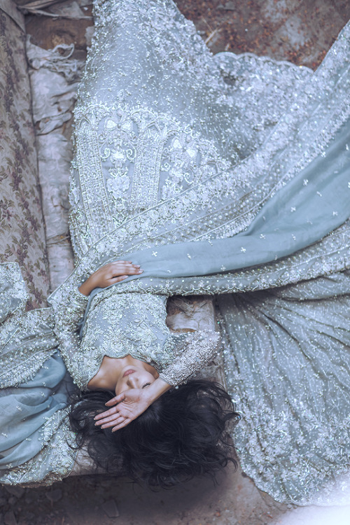 sabyaasachi:Suffuse by Sana YasirPhotography: Abdullah HarisModel: Hira Shah