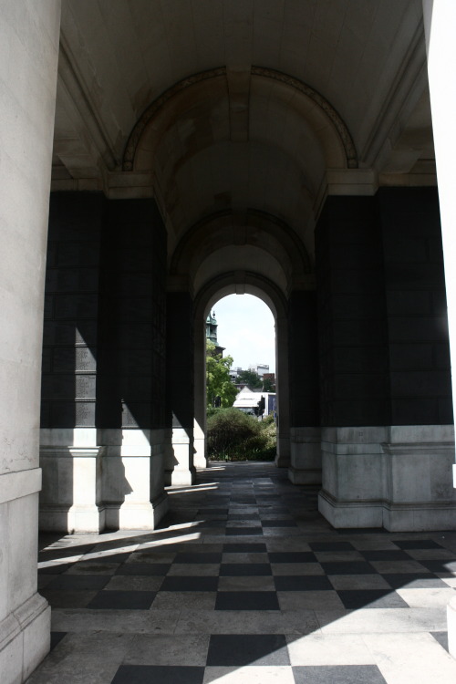 adventuremines:  Tower Hill monument to WWI