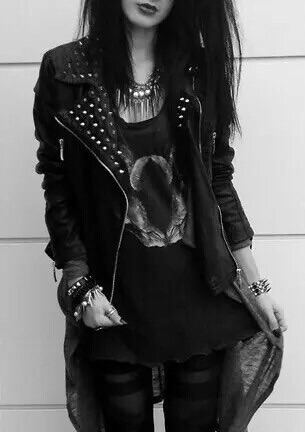 music-flows-inmyveins:  https://weheartit.com/entry/162476897
