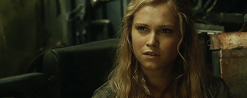 surviveuntildawn:Clarke Griffin in every episode ♛ [1.03] Earth Kills