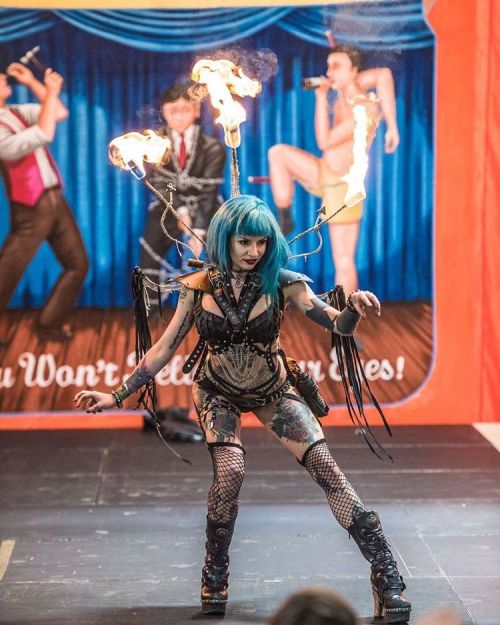 nauticaldreamer:  #throwbackthursday to performing with @pyrohexofficial at @tattooteaparty 🔥 