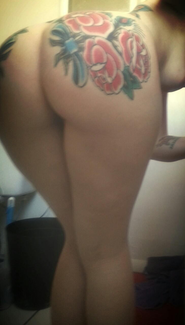 callmeyourmiss:  Post yoga, pre-shower. I apologize for the dirty condition of my